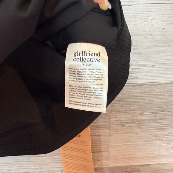 Girlfriend Collective Black Racerback Sports Bra - Picture 6 of 7
